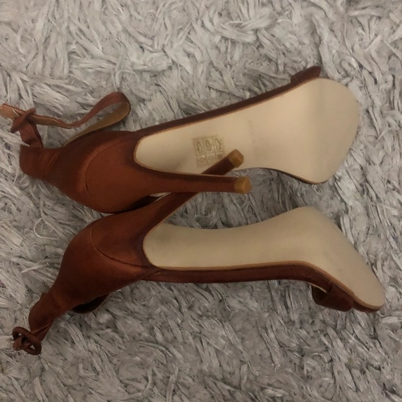 Heel - Picture 2 of 3